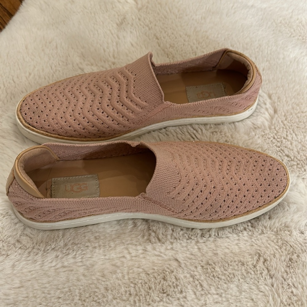 IUgg slip ons